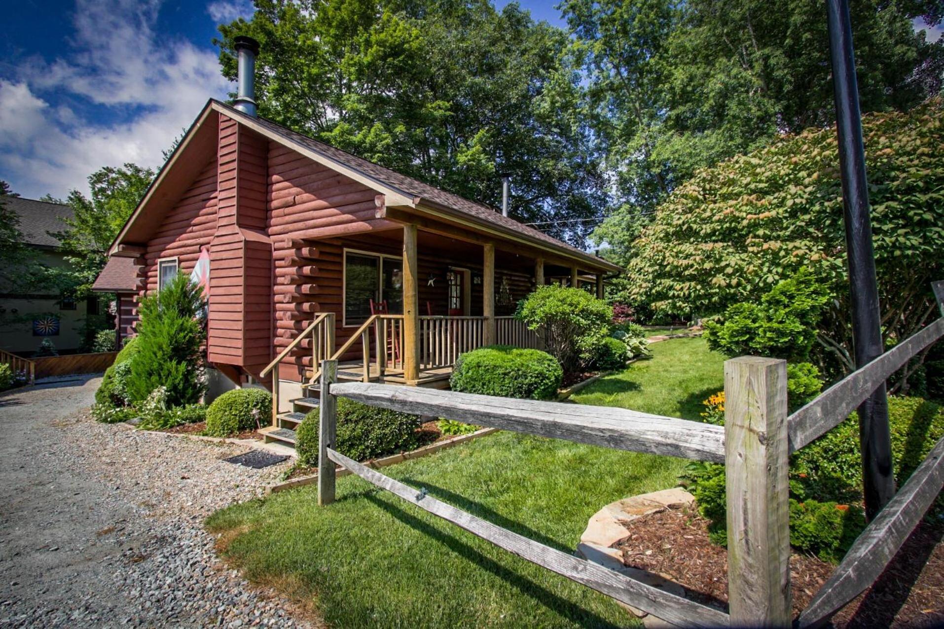 Mountainaire Inn And Log Cabins Blowing Rock Exterior foto